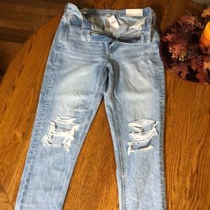 American eagle high wasted mom jeans